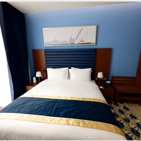 Baniyas Plaza Hotel Apartments Abu Dhabi Ngoại thất bức ảnh