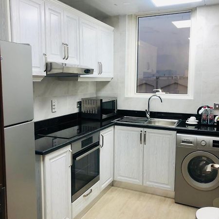 Baniyas Plaza Hotel Apartments Abu Dhabi Ngoại thất bức ảnh