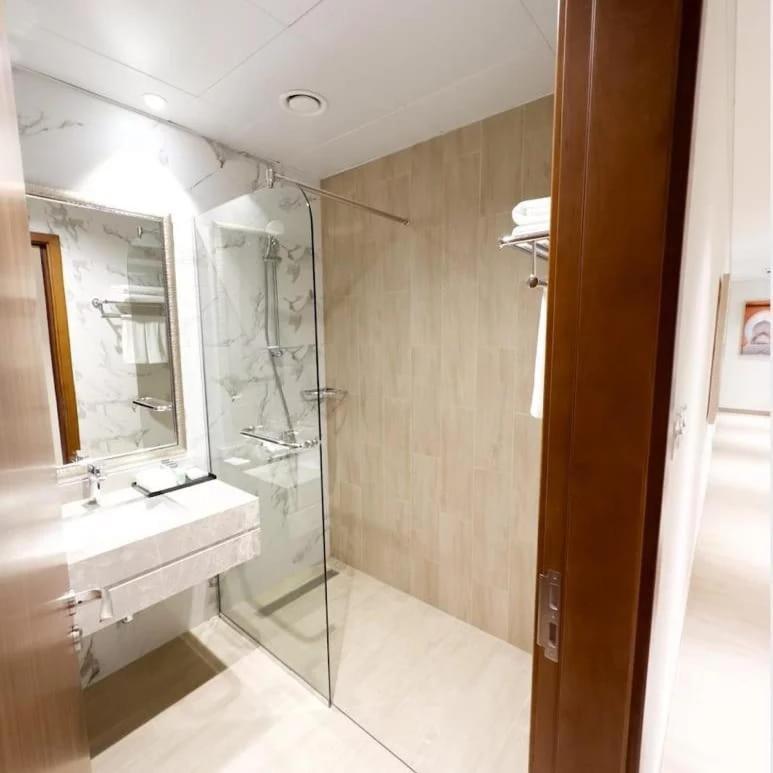 Baniyas Plaza Hotel Apartments Abu Dhabi Ngoại thất bức ảnh